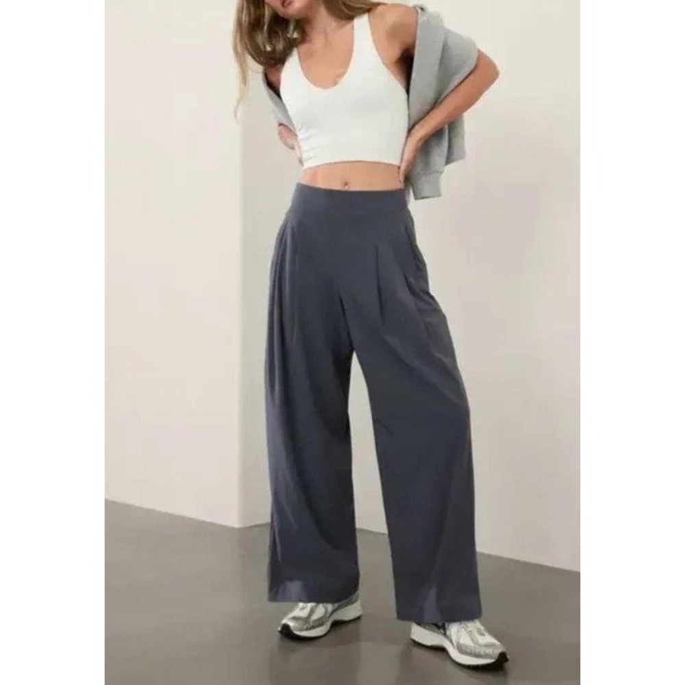 Athleta Brooklyn Heights High Rise Pleated  Wide Leg Gray Size 6